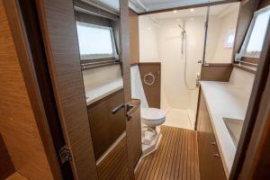 salon, Lagoon 450, catamaran for sale
