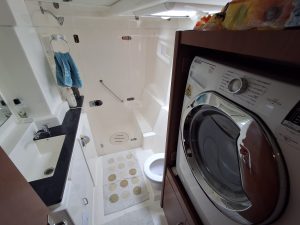 bath, Leopard 48, catamaran for sale