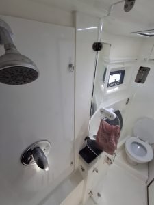 bath, Leopard 48, catamaran for sale