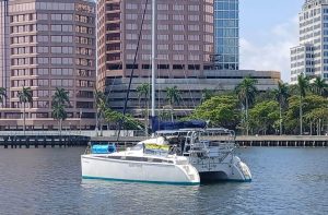 exterior, Solaris 32 Sunstar, catamaran for sale