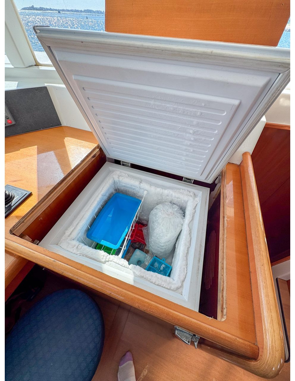 interior, Lagoon 440, catamaran for sale