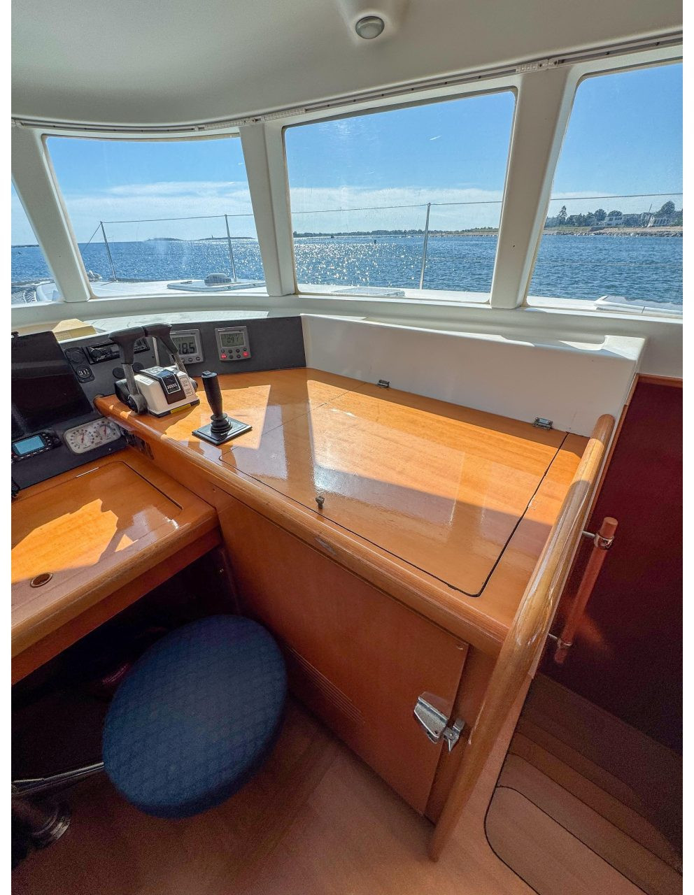 navigation station, Lagoon 440, catamaran for sale