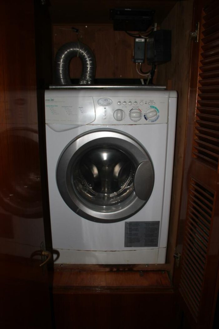 interior, Ocean Alexander 500, trawler for sale