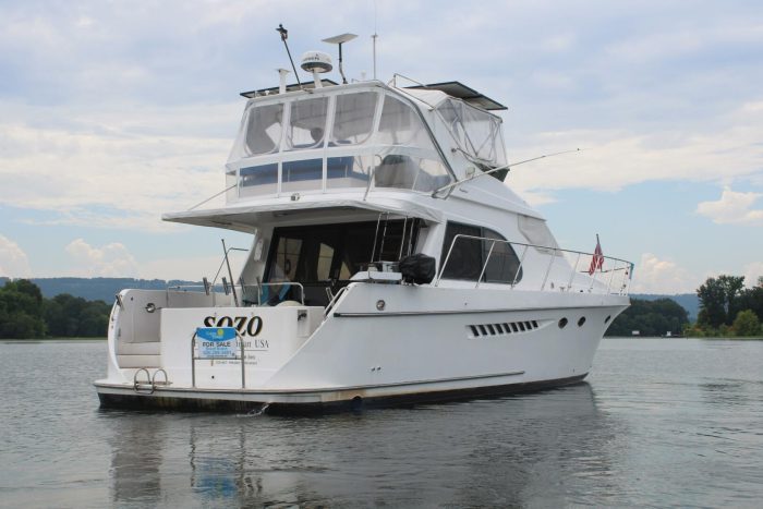 exterior, Ocean Alexander 500, trawler for sale