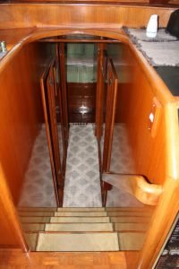 interior, Ocean Alexander 500, trawler for sale