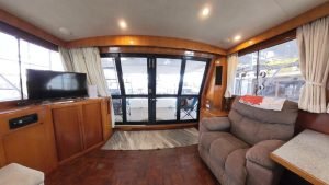 salon, Ocean Alexander 500, trawler for sale
