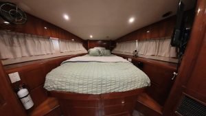 bed, Ocean Alexander 500, trawler for sale