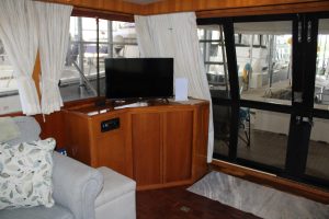 salon, Ocean Alexander 500, trawler for sale