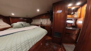 bed, Ocean Alexander 500, trawler for sale