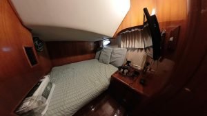 bed, Ocean Alexander 500, trawler for sale