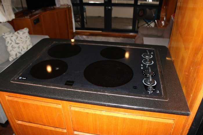 interior, Ocean Alexander 500, trawler for sale