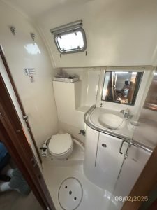bath, Beneteau 461, sailboat for sale