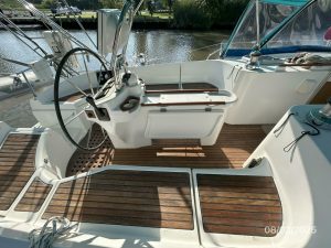 helm, Beneteau 461, sailboat for sale