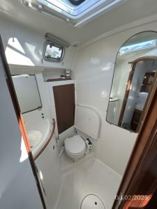 bath, Beneteau 461, sailboat for sale