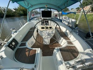 helm, Beneteau 461, sailboat for sale