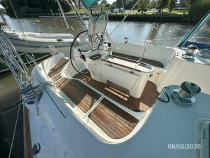 helm, Beneteau 461, sailboat for sale