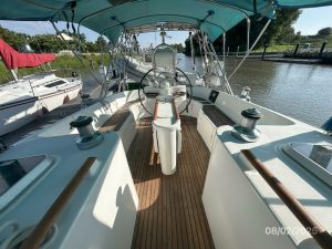 deck, Beneteau 461, sailboat for sale