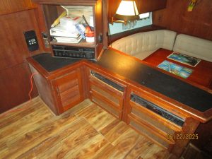 bed, Viking 44, trawler for sale