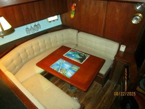 salon, Viking 44, trawler for sale