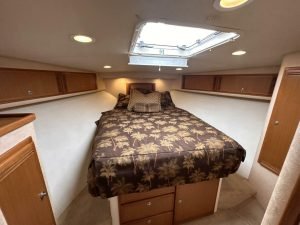 bed, Cabo 40, trawler for sale