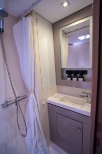 bath, FP 50 Saba, catamaran for sale