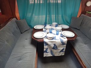 salon, Prout 37 Snowgoose, catamaran for sale