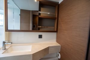 bath, Lagoon 46, catamaran for sale