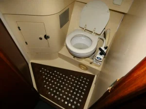 bath, Moody 376, sailboat for sale