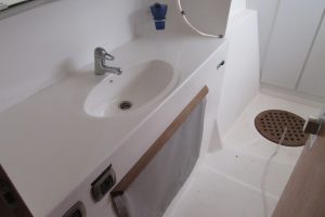bath, Catana 471, catamaran for sale
