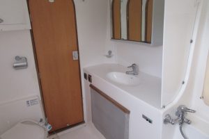 bath, Catana 471, catamaran for sale