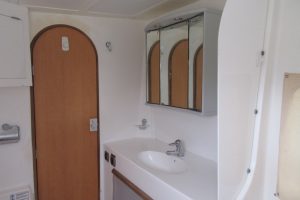 bath, Catana 471, catamaran for sale