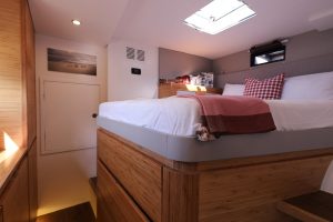 bed, Balance 442, catamaran for sale