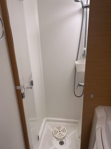 bath, Lagoon 400, catamaran for sale