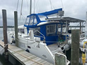 exterior, Lagoon 400, catamaran for sale