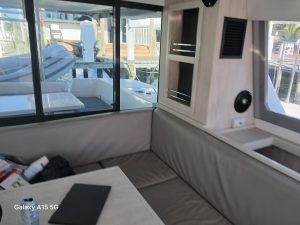 salon, Leopard 43 PowerCat, trawler for sale