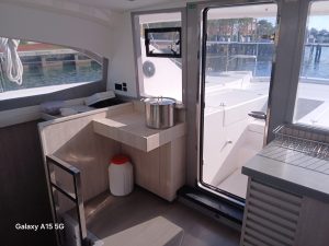 cockpit, Leopard 43 PowerCat, trawler for sale