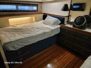 bed, Bertram 46.6, trawler for sale