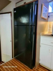 interior, Bertram 46.6, trawler for sale