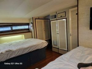 bed, Bertram 46.6, trawler for sale