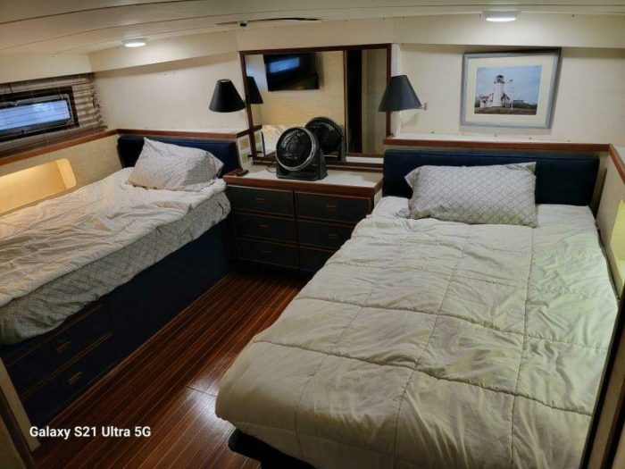 bed, Bertram 46.6, trawler for sale