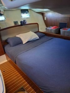 bed, Hunter 44, sailboat for sale