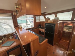 interior, Ocean Alexander 450 Classico, trawler for sale
