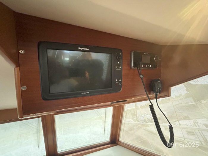 navigation station, Ocean Alexander 450 Classico, trawler for sale