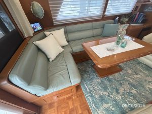 salon, Ocean Alexander 450 Classico, trawler for sale