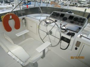 helm, Ocean Alexander 450 Classico, trawler for sale