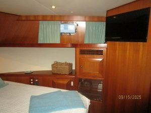 bed, Ocean Alexander 450 Classico, trawler for sale