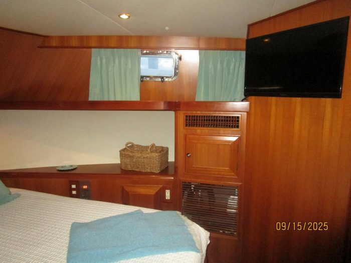 bed, Ocean Alexander 450 Classico, trawler for sale