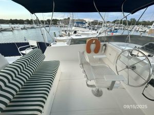 helm, Ocean Alexander 450 Classico, trawler for sale