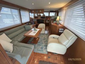 salon, Ocean Alexander 450 Classico, trawler for sale