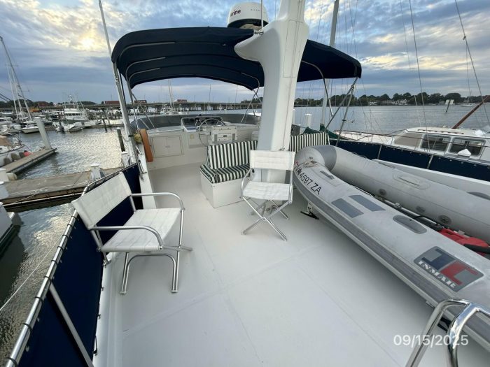 cockpit, Ocean Alexander 450 Classico, trawler for sale